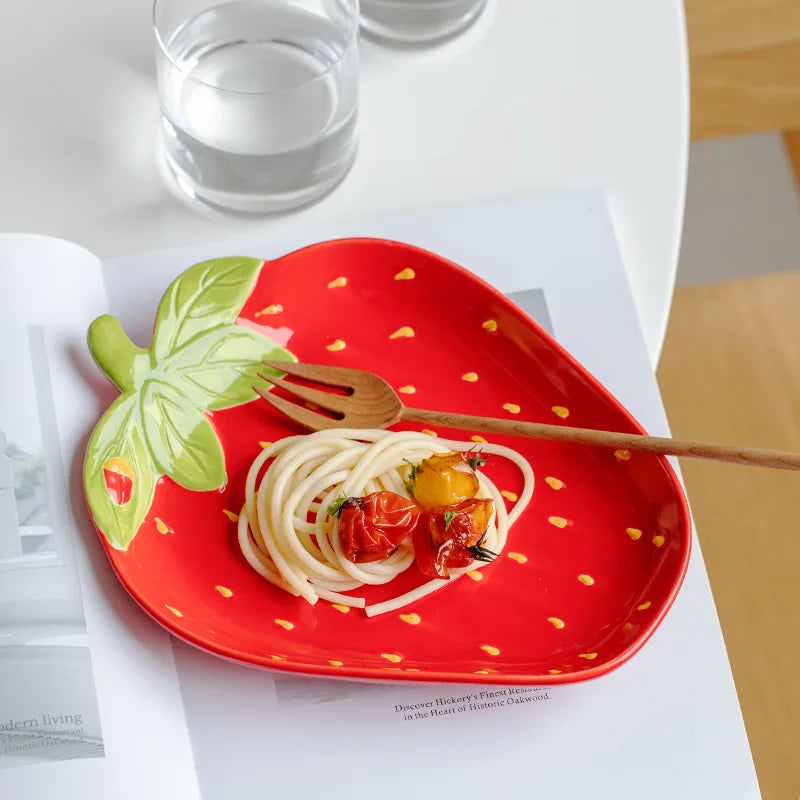 Creative Cartoon Strawberry Shaped Ceramic Salad Bowl Soup Bowls Family Fruit Snack Plate Kitchen Utensils Accessories Tableware