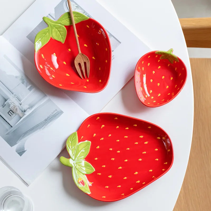Creative Cartoon Strawberry Shaped Ceramic Salad Bowl Soup Bowls Family Fruit Snack Plate Kitchen Utensils Accessories Tableware