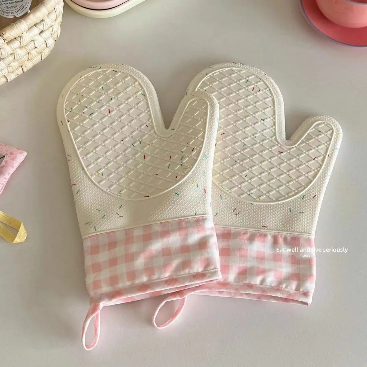 Silicone Heat-Resistant Gloves, Two-Finger Design with Non-Slip Grip, Cotton-Lined & Extra Thick for Kitchen Use